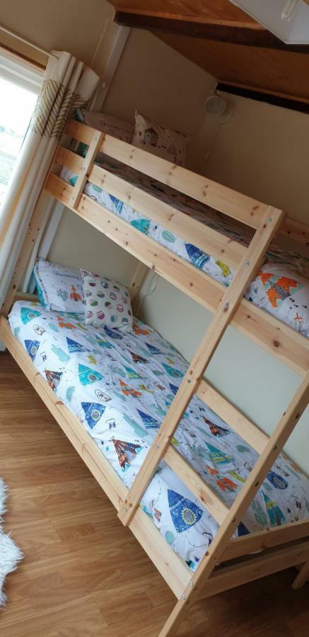 Mona Villa Holiday Home Caulderton Ngoại thất bức ảnh